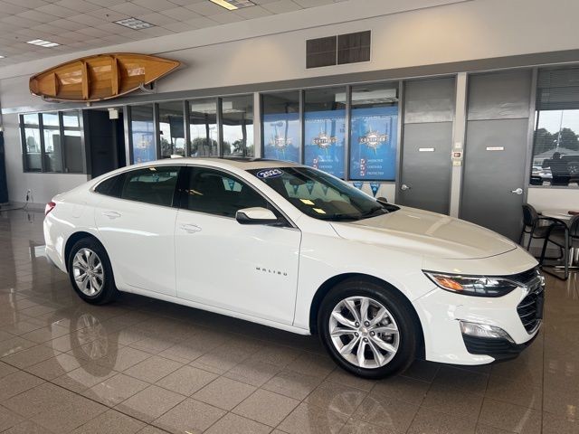 Chevrolet Malibu Vehicle Full-screen Gallery Image 02