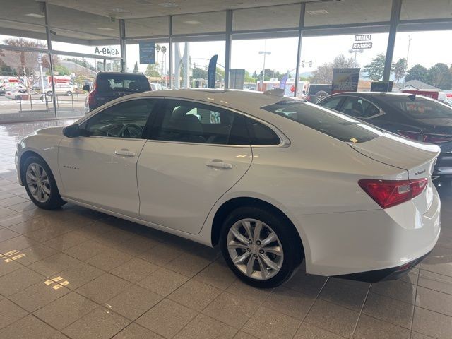 Chevrolet Malibu Vehicle Full-screen Gallery Image 12