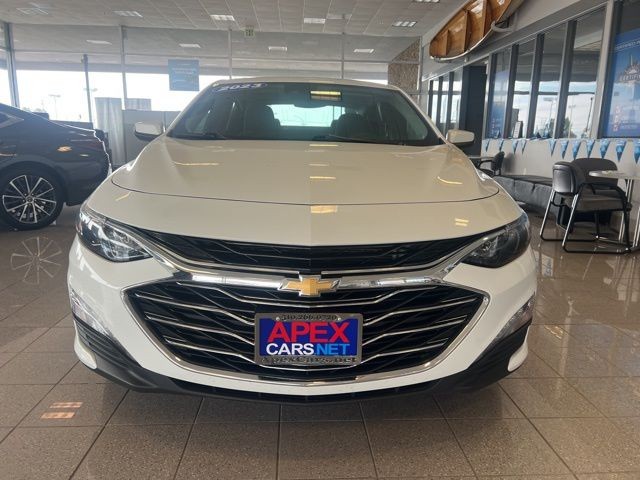 Chevrolet Malibu Vehicle Full-screen Gallery Image 16