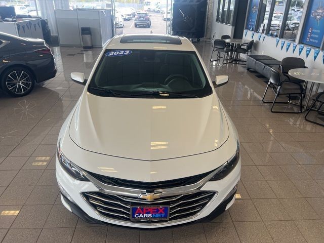 Chevrolet Malibu Vehicle Full-screen Gallery Image 17