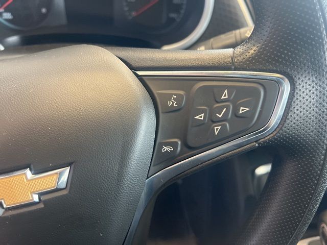 Chevrolet Malibu Vehicle Full-screen Gallery Image 24