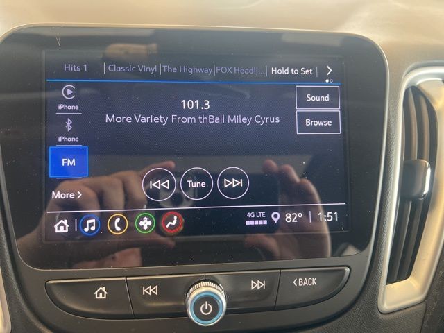 Chevrolet Malibu Vehicle Full-screen Gallery Image 26