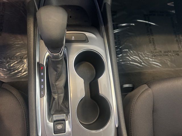 Chevrolet Malibu Vehicle Full-screen Gallery Image 30