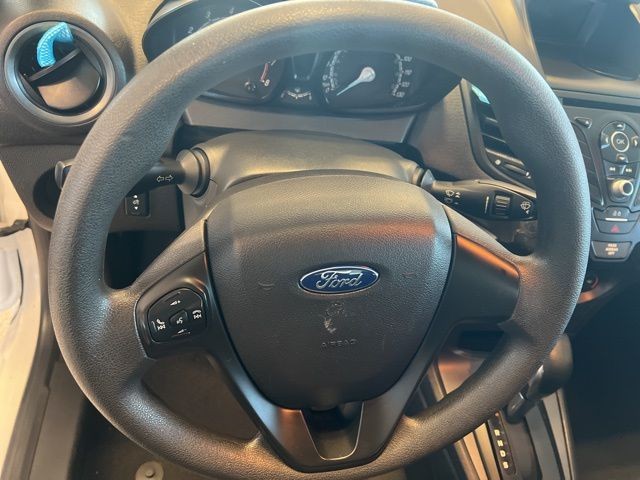 Ford Fiesta Sedan Vehicle Full-screen Gallery Image 19