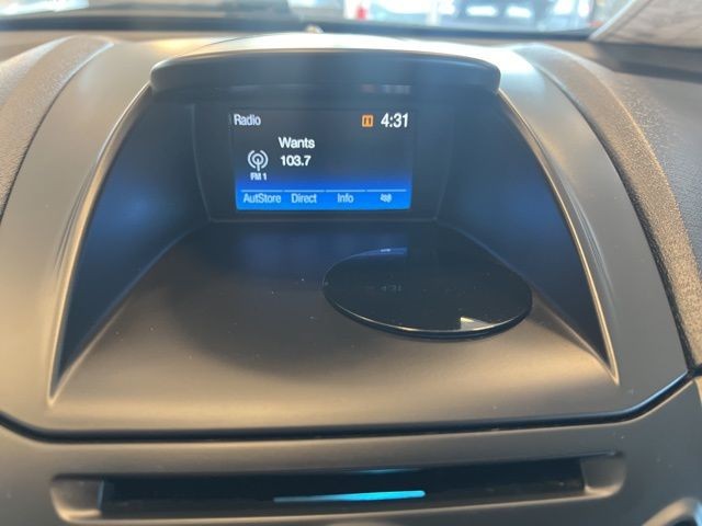 Ford Fiesta Sedan Vehicle Full-screen Gallery Image 22