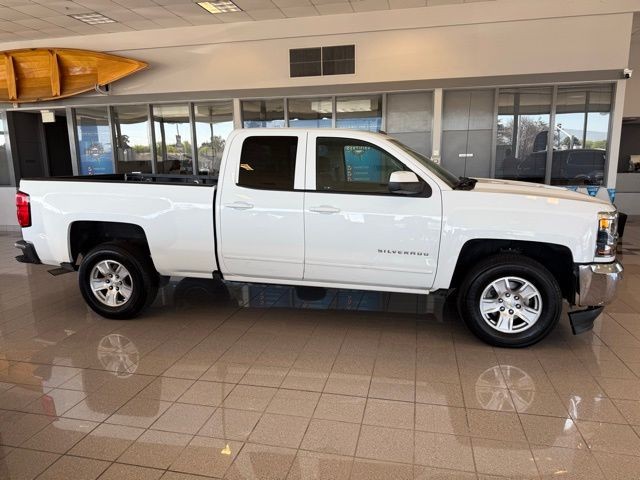 Chevrolet Silverado 1500 Vehicle Full-screen Gallery Image 02