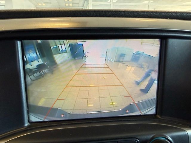 Chevrolet Silverado 1500 Vehicle Full-screen Gallery Image 15