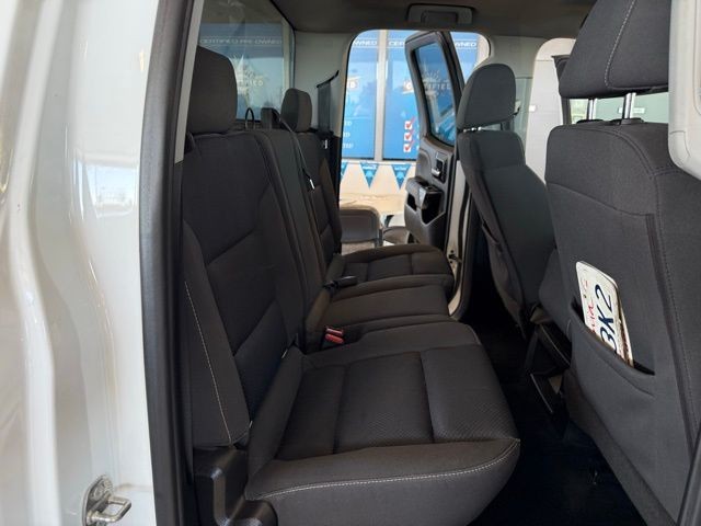 Chevrolet Silverado 1500 Vehicle Full-screen Gallery Image 23