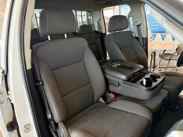 Chevrolet Silverado 1500 Vehicle Full-screen Gallery Image 24
