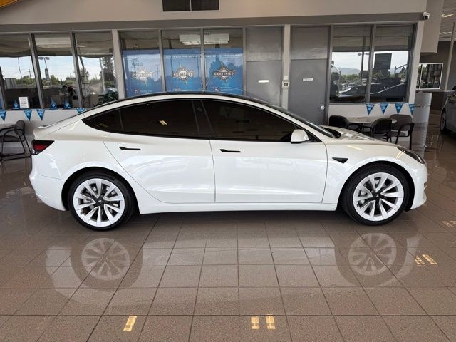 Tesla Model 3 Vehicle Full-screen Gallery Image 02