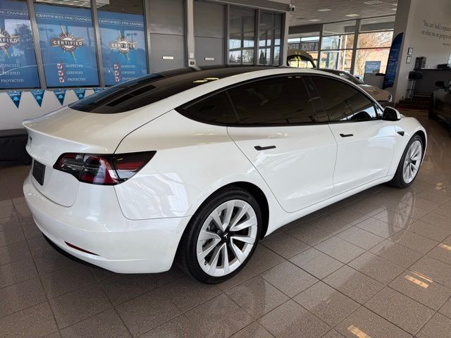 Tesla Model 3 Vehicle Full-screen Gallery Image 03
