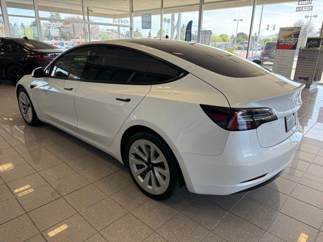 Tesla Model 3 Vehicle Full-screen Gallery Image 05