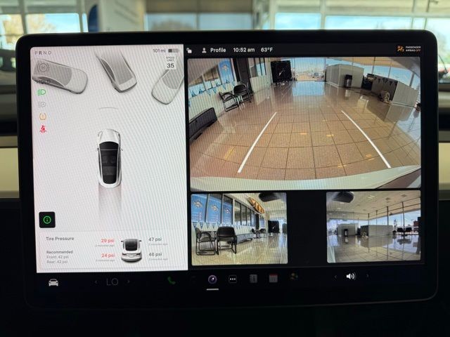 Tesla Model 3 Vehicle Full-screen Gallery Image 13