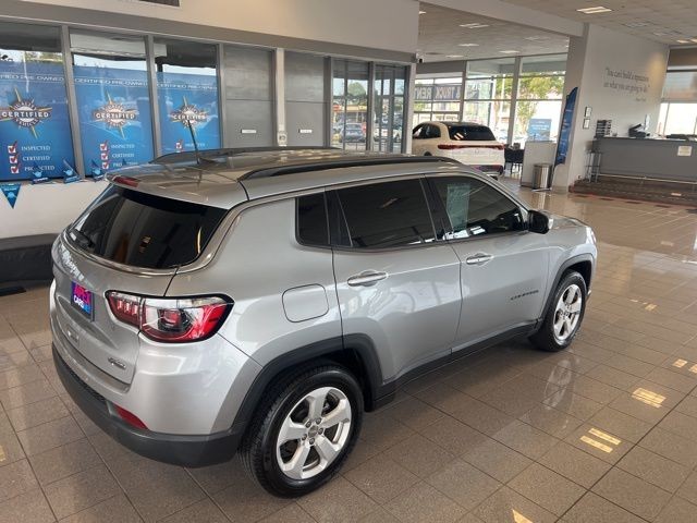 Jeep Compass Vehicle Full-screen Gallery Image 05