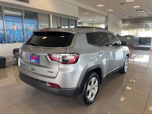Jeep Compass Vehicle Full-screen Gallery Image 06