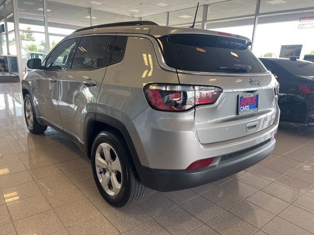 Jeep Compass Vehicle Full-screen Gallery Image 10