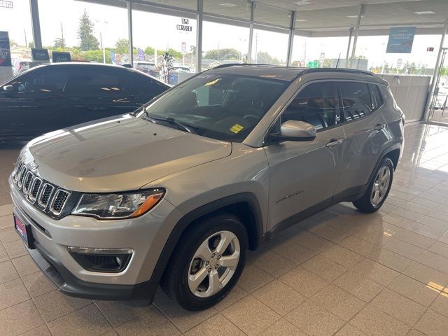 Jeep Compass Vehicle Full-screen Gallery Image 13