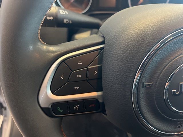 Jeep Compass Vehicle Full-screen Gallery Image 22
