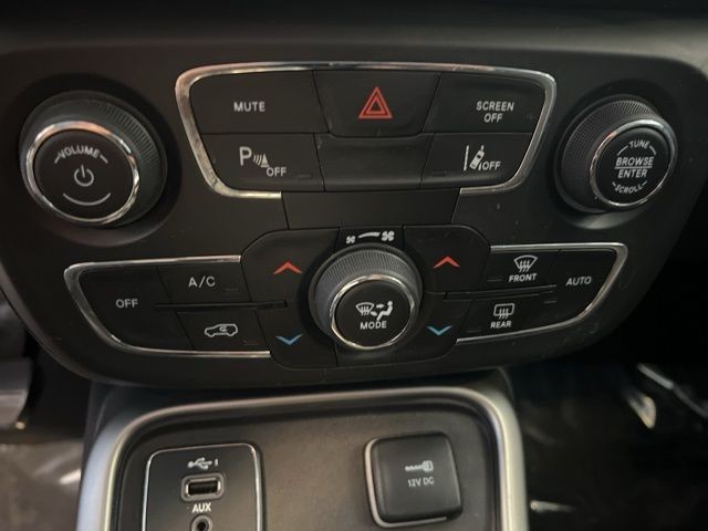 Jeep Compass Vehicle Full-screen Gallery Image 25