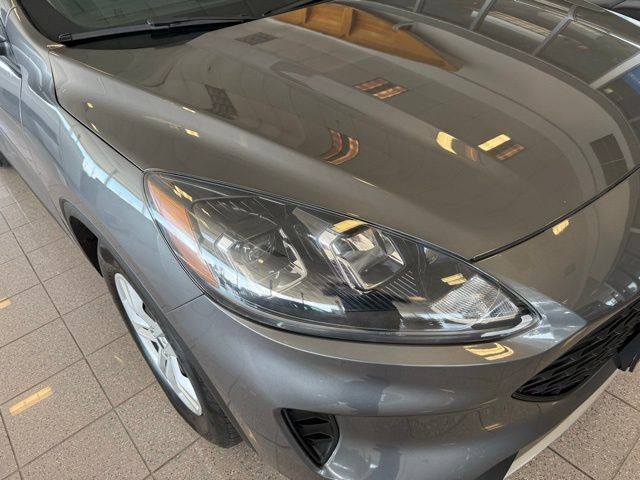 Ford Escape Vehicle Full-screen Gallery Image 09