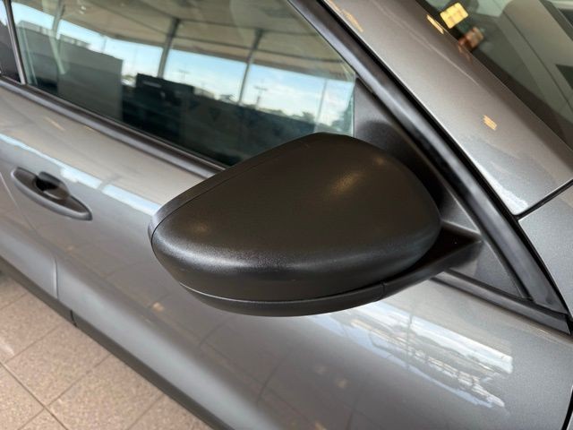 Ford Escape Vehicle Full-screen Gallery Image 11