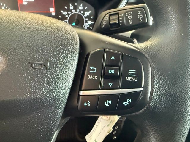 Ford Escape Vehicle Full-screen Gallery Image 17