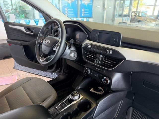 Ford Escape Vehicle Full-screen Gallery Image 26