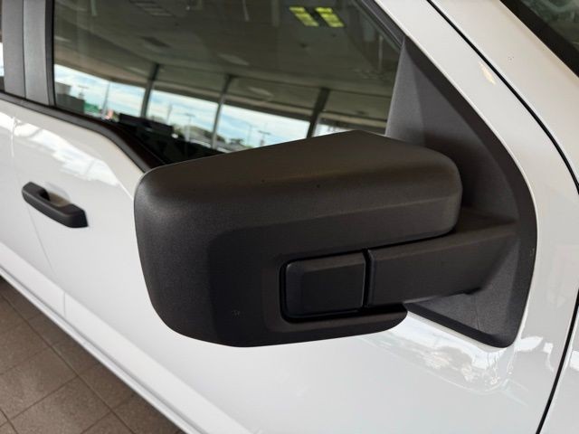 Ford F-150 Vehicle Full-screen Gallery Image 11