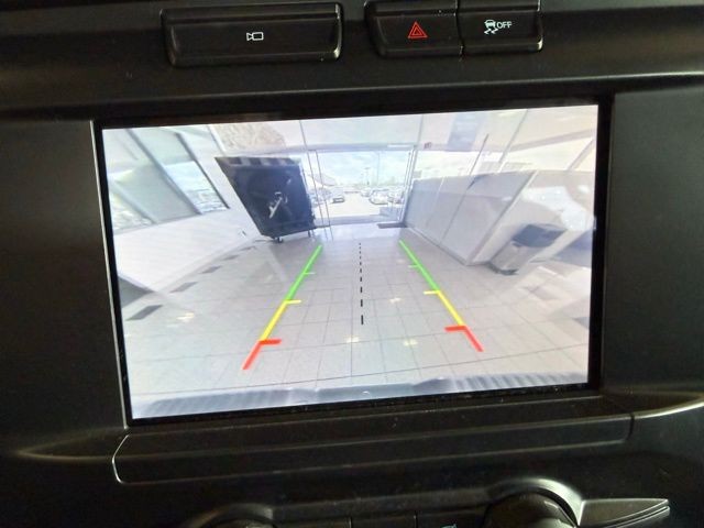 Ford F-150 Vehicle Full-screen Gallery Image 14