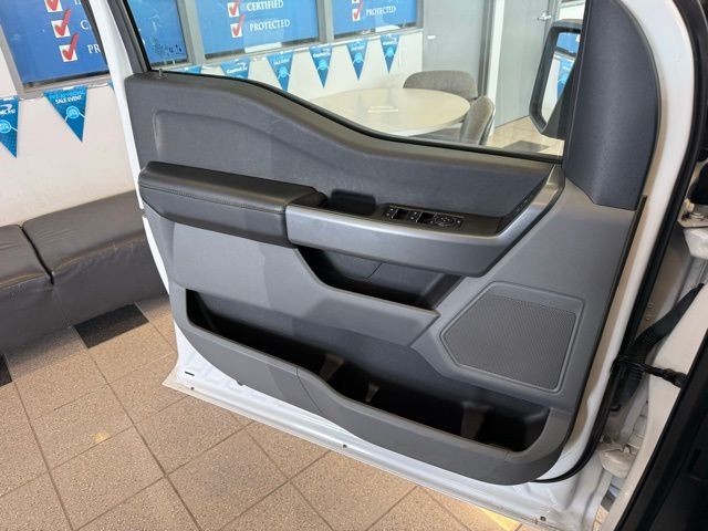 Ford F-150 Vehicle Full-screen Gallery Image 20