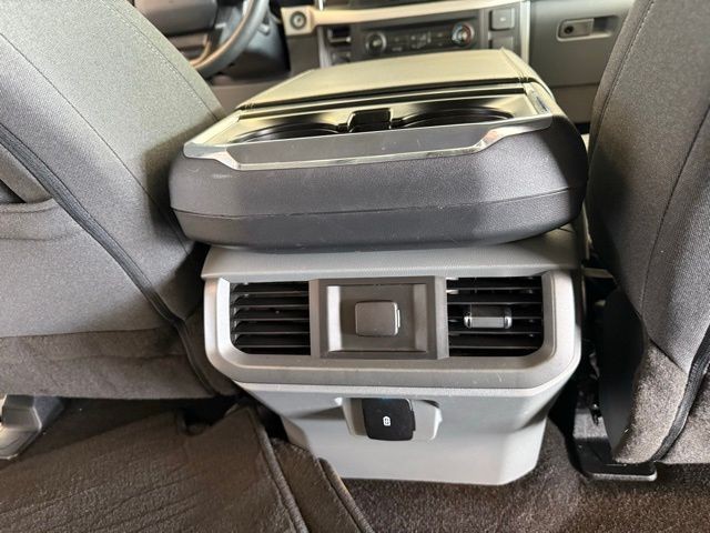 Ford F-150 Vehicle Full-screen Gallery Image 23