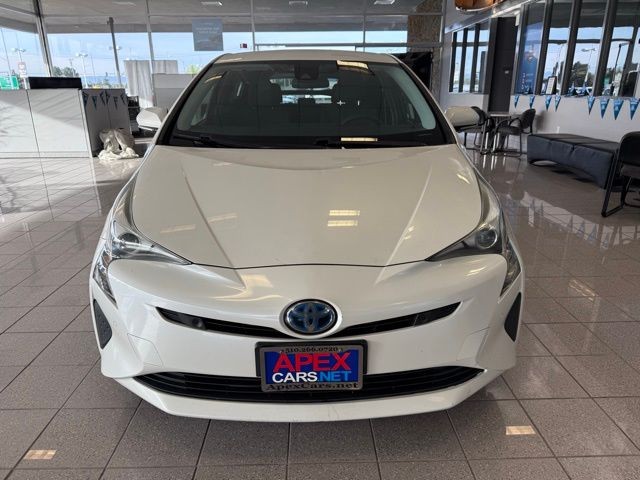 Toyota Prius Vehicle Full-screen Gallery Image 07