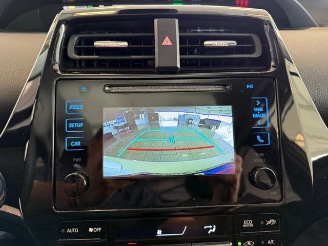 Toyota Prius Vehicle Full-screen Gallery Image 13