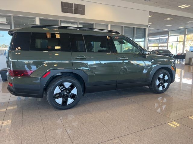 Hyundai Santa Fe Hybrid Vehicle Full-screen Gallery Image 03