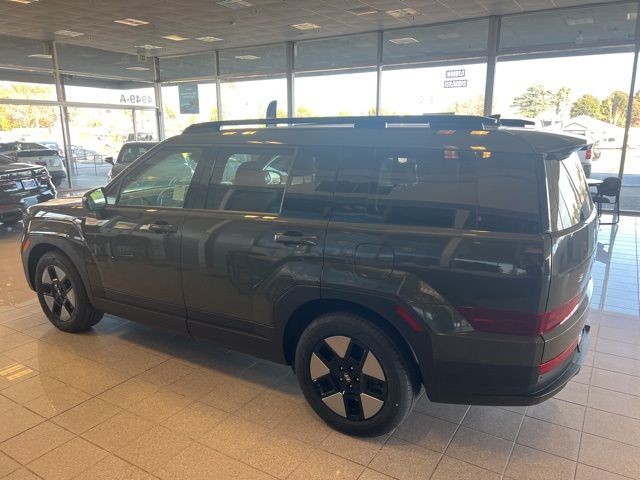 Hyundai Santa Fe Hybrid Vehicle Full-screen Gallery Image 11