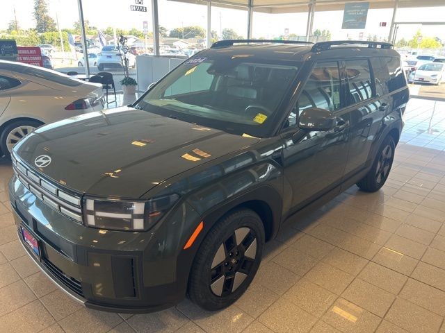 Hyundai Santa Fe Hybrid Vehicle Full-screen Gallery Image 12