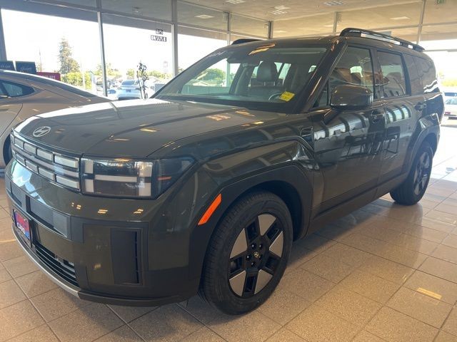 Hyundai Santa Fe Hybrid Vehicle Full-screen Gallery Image 13