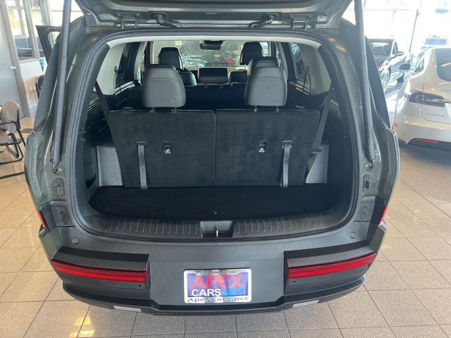 Hyundai Santa Fe Hybrid Vehicle Full-screen Gallery Image 19