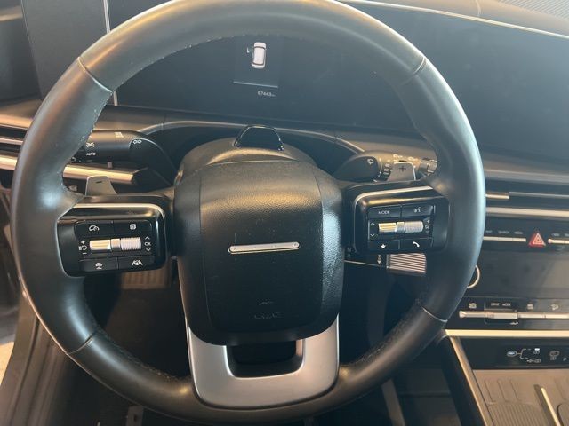 Hyundai Santa Fe Hybrid Vehicle Full-screen Gallery Image 22