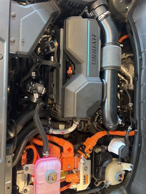 Hyundai Santa Fe Hybrid Vehicle Full-screen Gallery Image 33