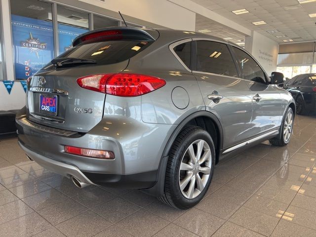 INFINITI QX50 Vehicle Full-screen Gallery Image 05