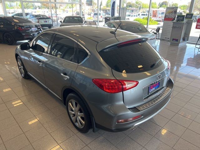 INFINITI QX50 Vehicle Full-screen Gallery Image 10