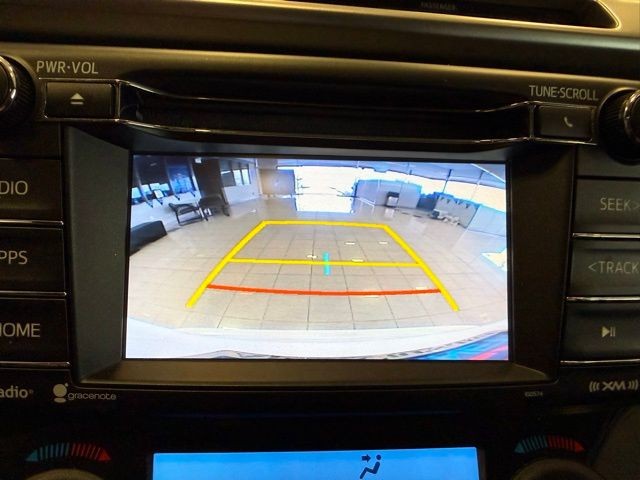 Toyota RAV4 Hybrid Vehicle Full-screen Gallery Image 14