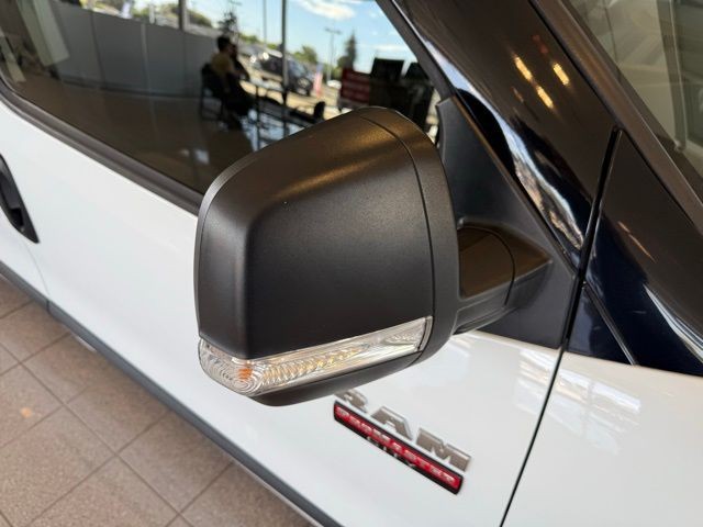 Ram ProMaster City Cargo Van Vehicle Full-screen Gallery Image 11