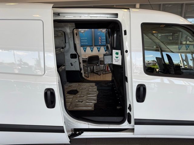 Ram ProMaster City Cargo Van Vehicle Full-screen Gallery Image 23
