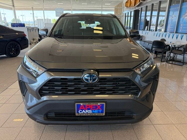 Toyota RAV4 Hybrid Vehicle Full-screen Gallery Image 07