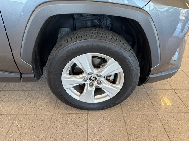 Toyota RAV4 Hybrid Vehicle Full-screen Gallery Image 10