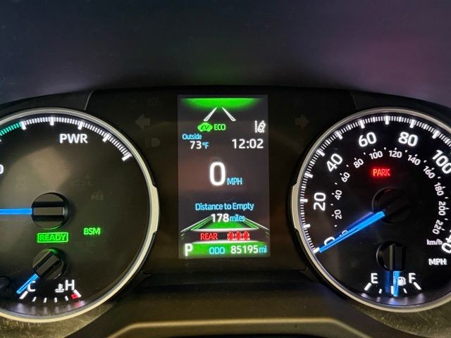 Toyota RAV4 Hybrid Vehicle Full-screen Gallery Image 12