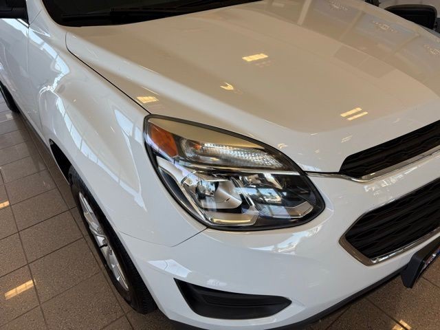 Chevrolet Equinox Vehicle Full-screen Gallery Image 09