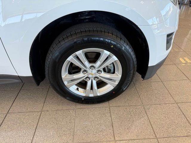 Chevrolet Equinox Vehicle Full-screen Gallery Image 10